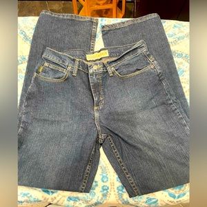 Cabalas casual  jeans women’s . Size 6 reg . Boot cut .